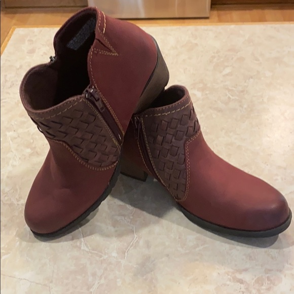 earth origins alexis bootie